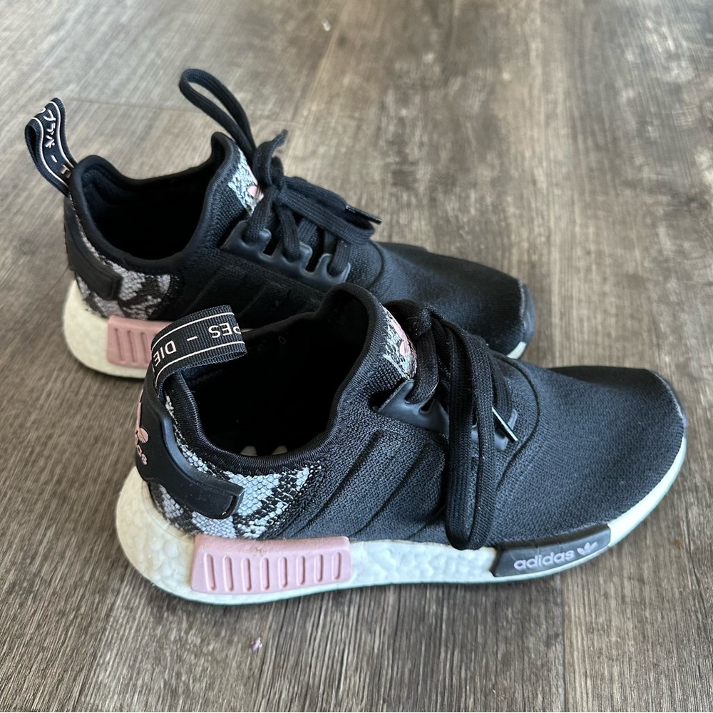 Adidas NMD R1 Casual Sneakers